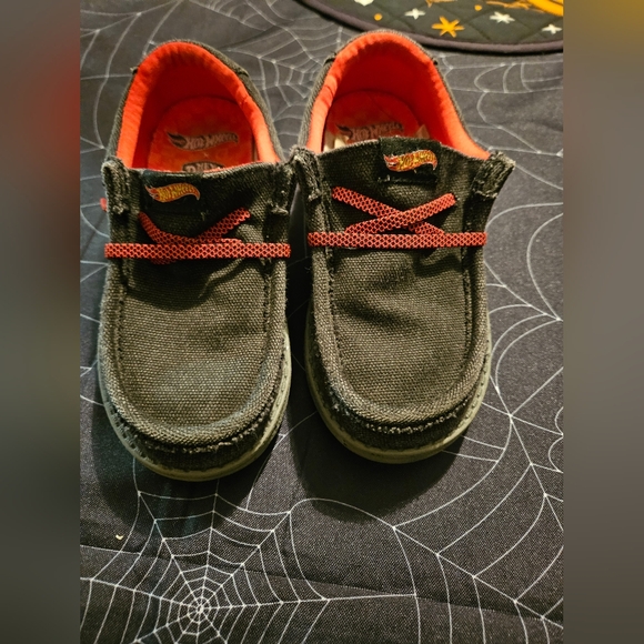 Hot Wheels Toddler Hey Dudes - Picture 2 of 5